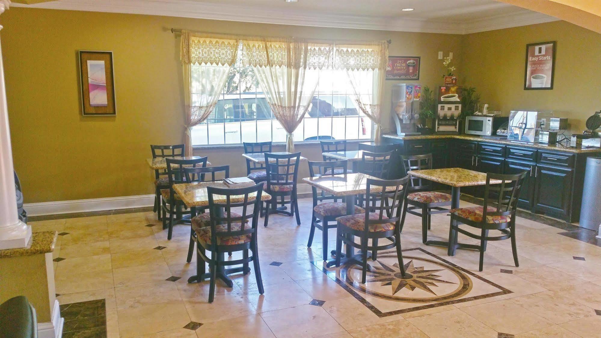 Regency Inn & Suites - Baytown Bagian luar foto