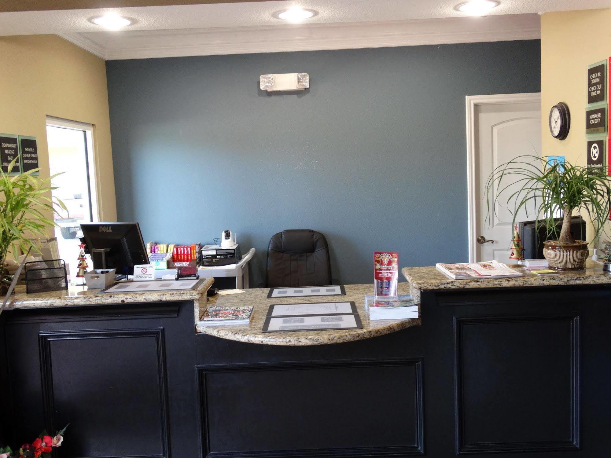 Regency Inn & Suites - Baytown Bagian luar foto