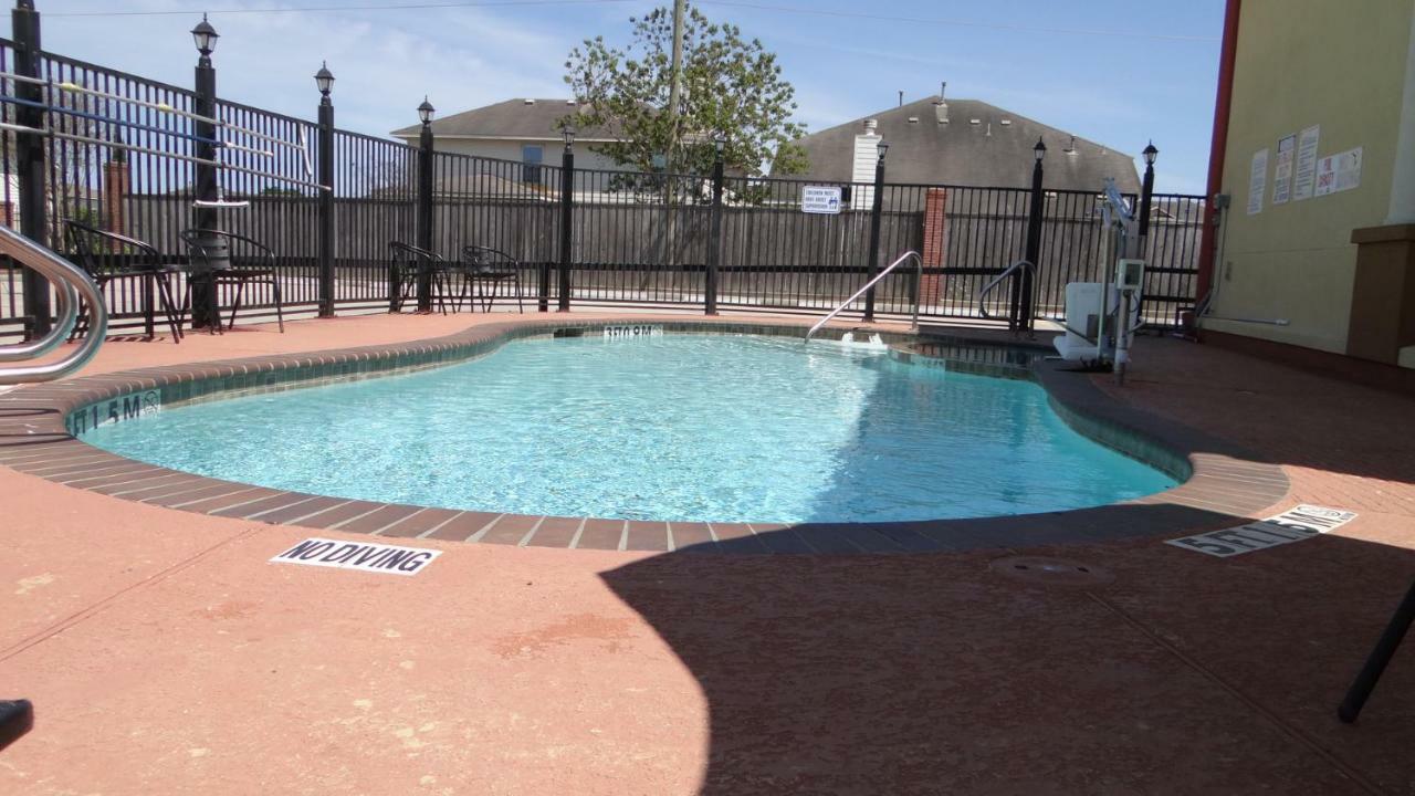 Regency Inn & Suites - Baytown Bagian luar foto