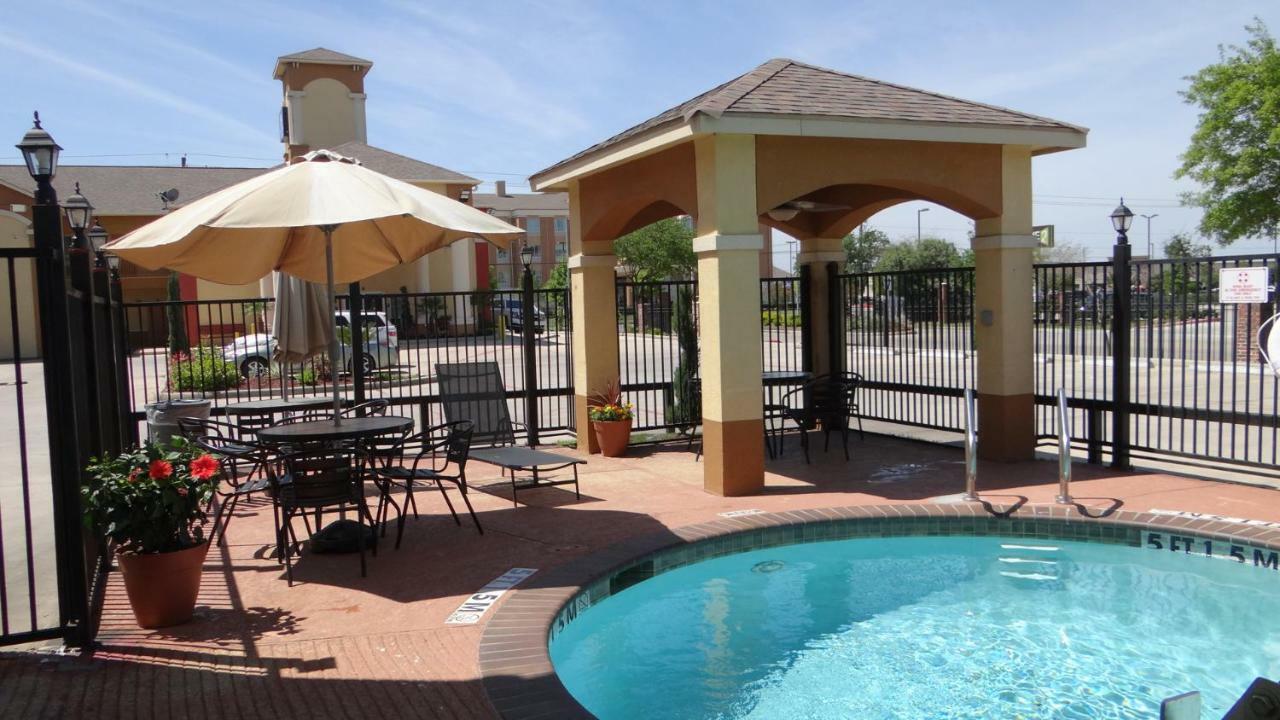 Regency Inn & Suites - Baytown Bagian luar foto