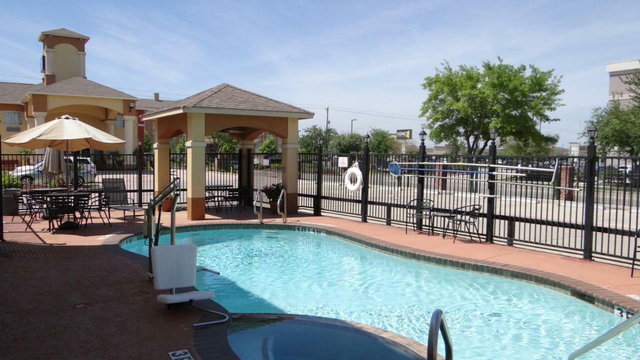 Regency Inn & Suites - Baytown Bagian luar foto