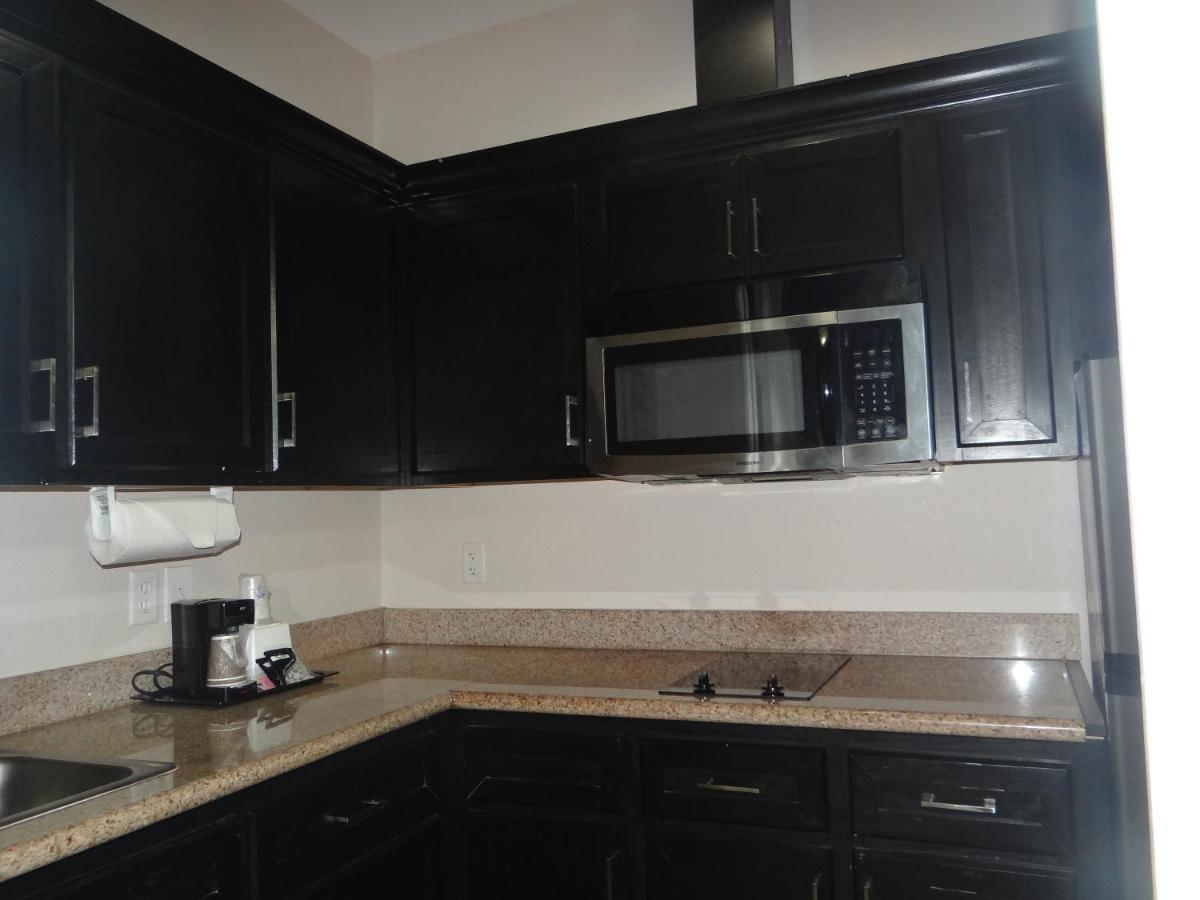 Regency Inn & Suites - Baytown Bagian luar foto
