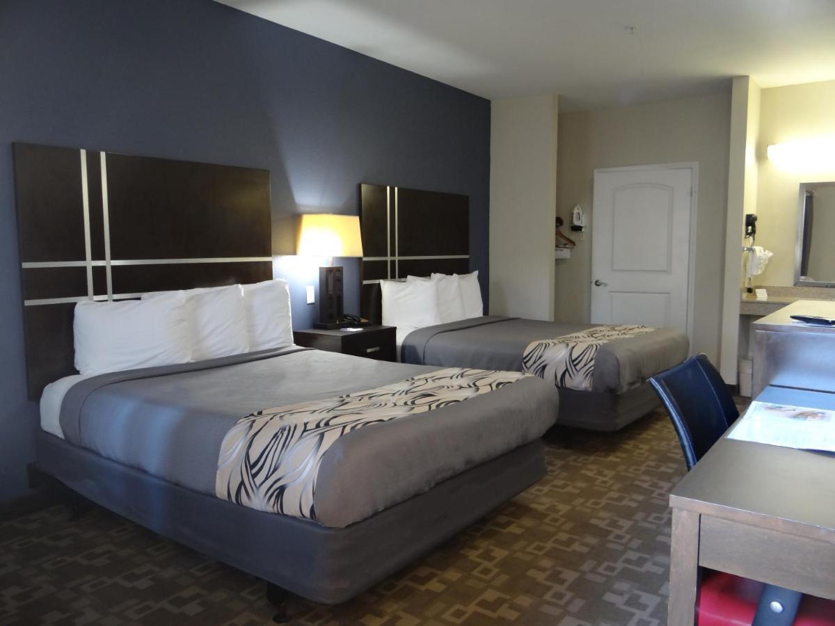 Regency Inn & Suites - Baytown Bagian luar foto